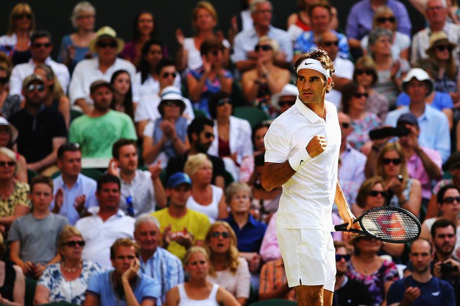 Un meraviglioso Roger Federer raggiunge la nona finale di Wimbledon battendo con un periodico 6-4 il canadese Milos Raonic. E domenica gran finale con Novak Djokovic, che in precedenza si era qualificato per la sua terza finale di Wimbledon battendo in 3 ore e 2 minuti il bulgaro Grigor Dimitrov per 6-4 3-6 7-6 7-6. 